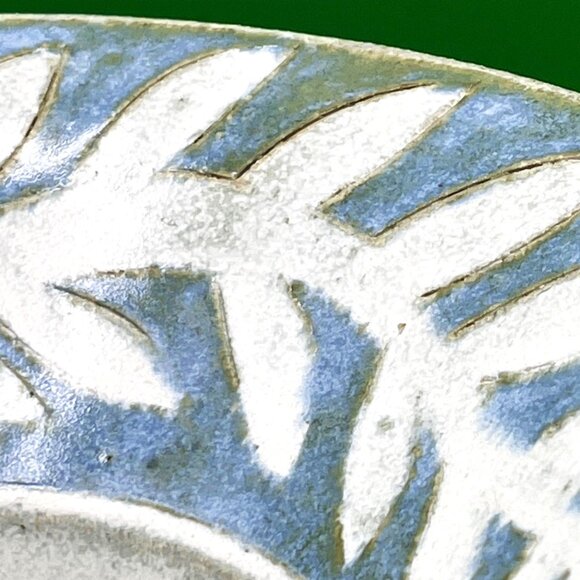 Handmade Signed Studio Pottery Candle Dish 6" Vine & Leaf 2000 Rustic Farmhouse - Picture 11 of 12